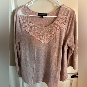 Ladies Top Almost Famous size L